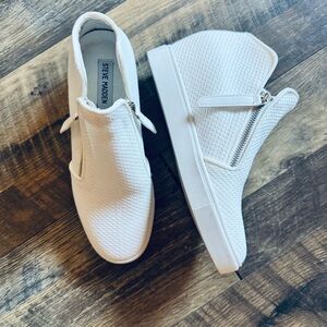 Steve Madden Textured White High-Top Sneakers